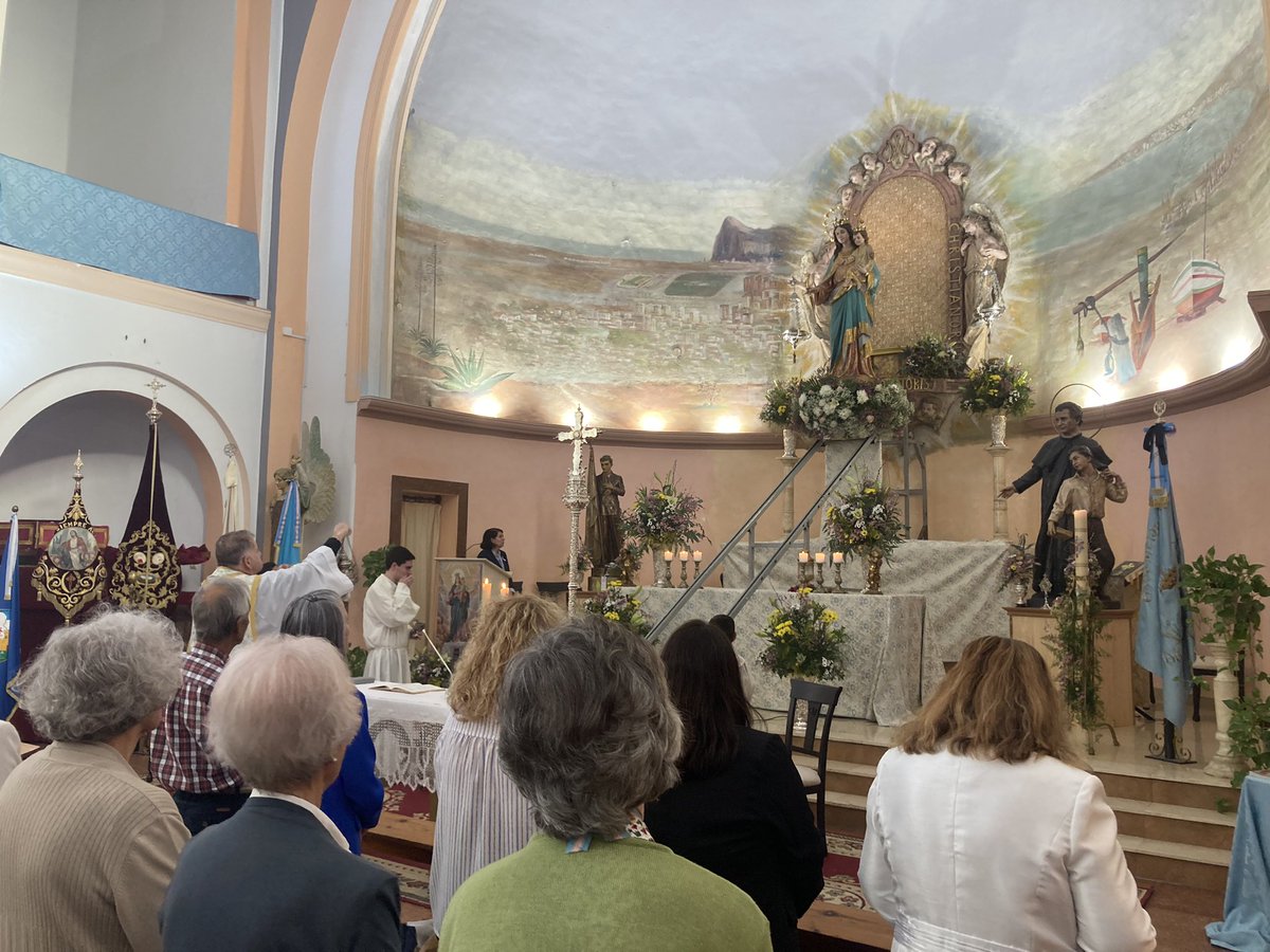 SalesianosLLC's tweet photo. Octavo día de Novena a #MaríaAuxiliadora en este #MayoSalesiano #AbrimosCaminos https://t.co/aieRajeZQq