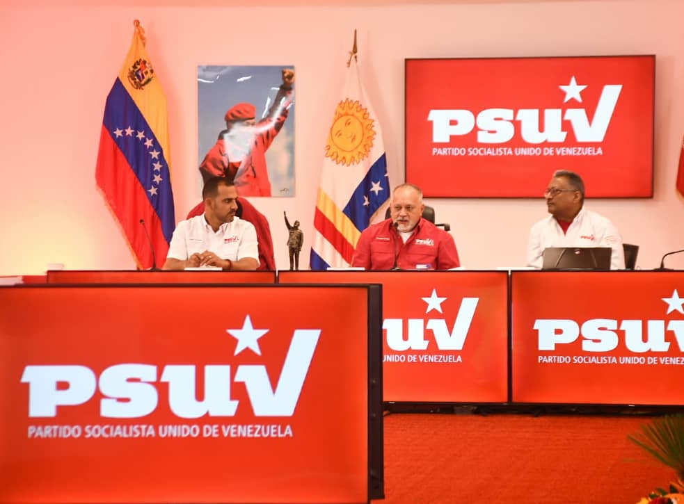 "Felicitamos a nuestra <a href="/MariaLeonaPSUV/">La Leona de Chávez ❤️</a>, le deseamos lo mejor. Dios le dé mucha vida y salud para que comparta con nosotros", Diosdado Cabello. 

<a href="/dcabellor/">Diosdado Cabello R</a> 
#MaduroMásPueblo