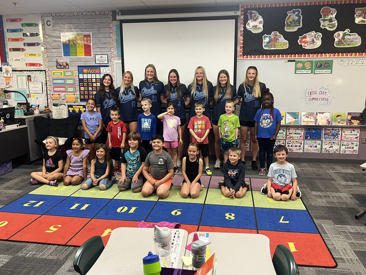 𝕆𝕝𝕒𝕥𝕙𝕖 𝕎𝕖𝕤𝕥 𝕊𝕠𝕗𝕥𝕓𝕒𝕝𝕝 on Twitter "These 🥎 Queens are out reading to