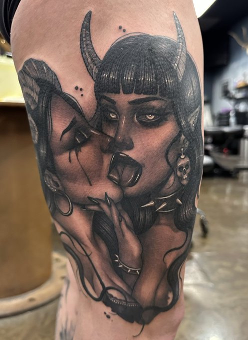 Newest addition! Done by the very beautiful and talented @ccyle666 🫶🏻 I love it 😻 https://t.co/mXxX4