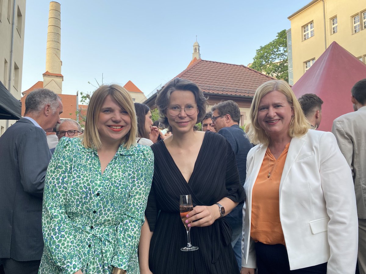 ⁦#jdjmm Journalisten/innen des Jahres denuse⁩ 1.Platz Regionalreporter ⁦<a href="/hannah_suppa/">Hannah Suppa</a>⁩ 2.Platz Chefredaktion regional und 3. Platz Chefredaktion national #madsack Power ⁦<a href="/RND_de/">RND</a>⁩ ⁦<a href="/LVZ/">LVZ</a>⁩