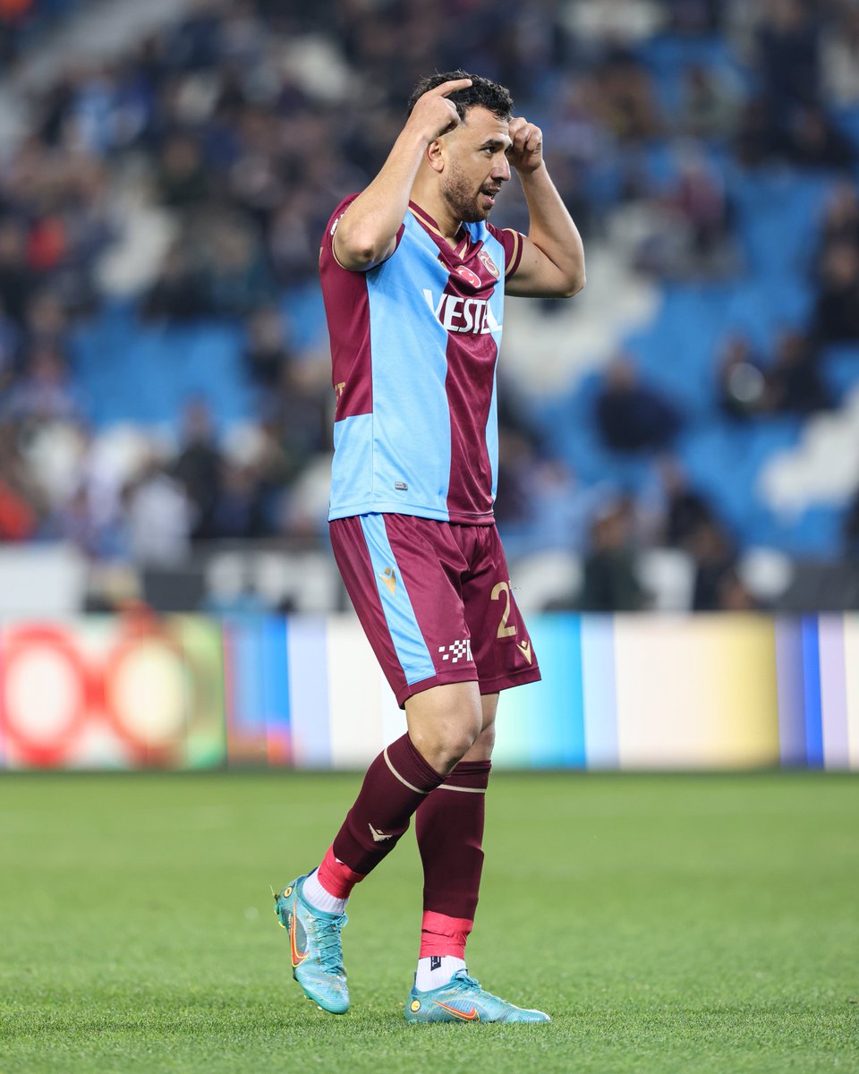 Trabzonspor's tweet photo. Trezeguet atmaya, takımımız sevinmeye devam ediyor ❤💙 #TSvFKG https://t.co/z9WIyf4dxz