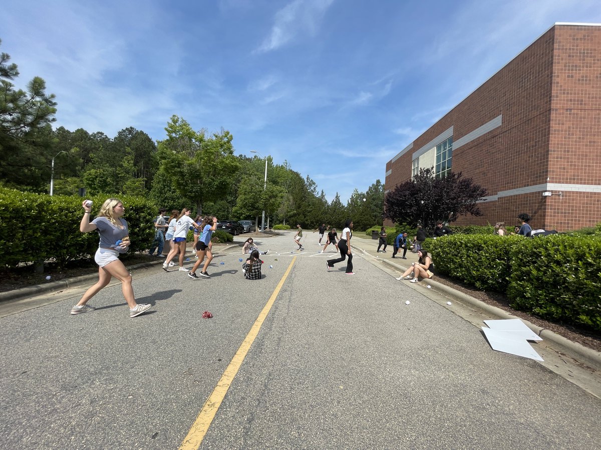 Mrs. Hogan tweet media