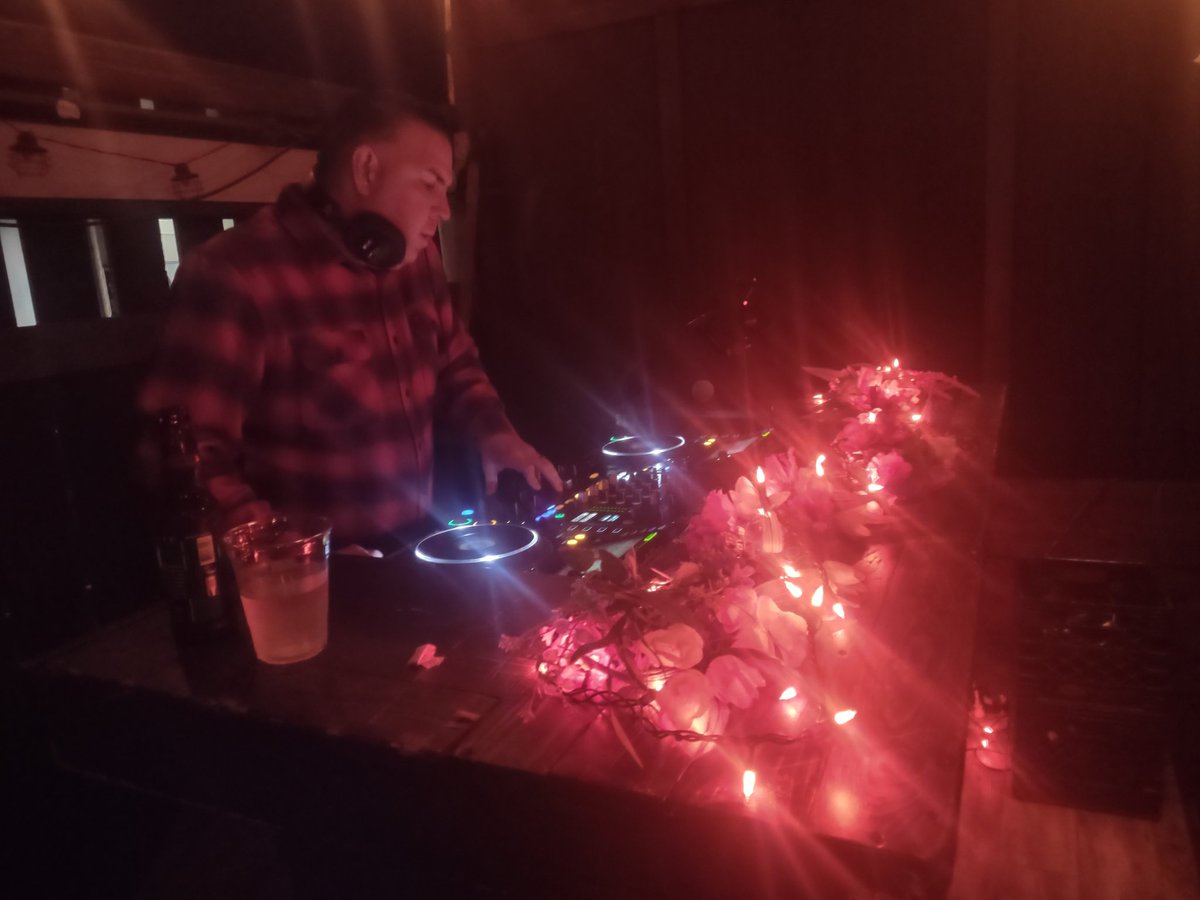 Purebackline's tweet photo. Pure Backline Sound & Gear
Veteran L.A. House DJ @steveloria going to work on our CDJ 2000Nexus
& Pioneer DJM 900 pro DJ mixer
#purebackline #eventrentals #djgear #cdj #pioneermixer #mihs #Bitcoin
#pioneerdj https://t.co/EH0UDhHLbK