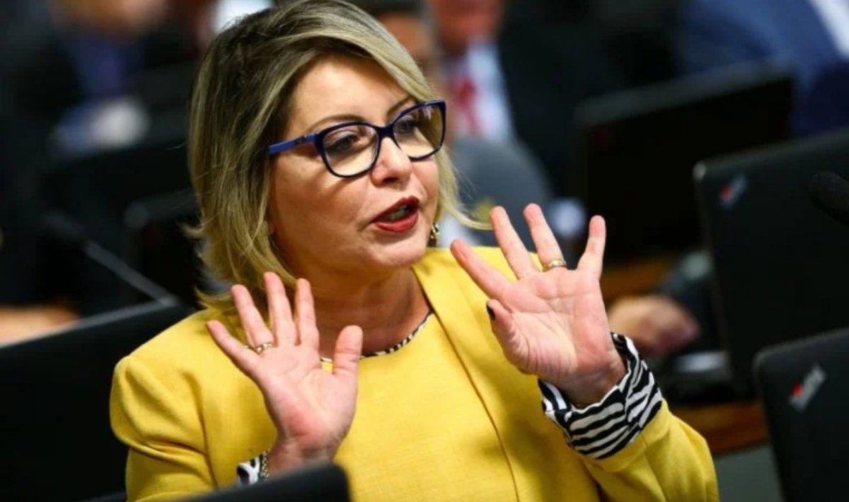 MAIS UMA...
A senadora “Moro de saias”, tem seu mandado CASSADO pelo Senado 

A senadora Juíza Selma, que na campanha de 2018 se classificava como a “Moro de saias”,  foi CASSADA pelo Tribunal Superior Eleitoral por caixa 2 e abuso de poder econômico na campanha eleitoral de 2018