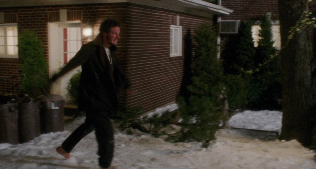 HomeAloneFrames's tweet photo. Home Alone by John Hughes - frames 118901 to 118904 of 148019.

 #homealone #homealoneframes https://t.co/XYfdwedcbo