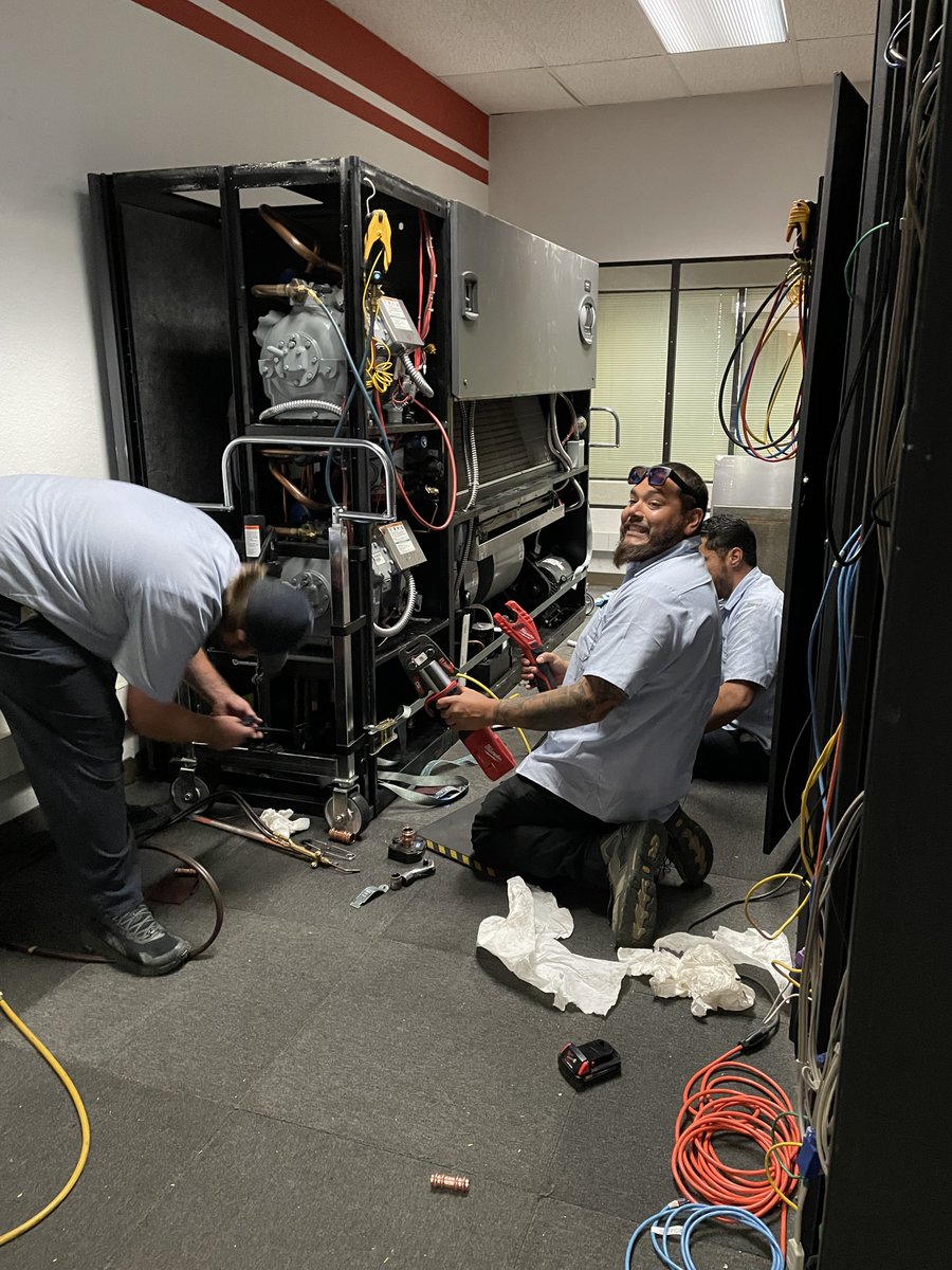 ActionAirCA's tweet photo. Our Action Commercial Service Team was putting in some work at our local KUSI 9 News Station in San Diego. Just call us at (760) 283-7427 or visit https://t.co/YqyM1RQ6Yv and get scheduled with our experienced Team today!
#ActionCommercial #CommercialHVAC #airconditioning #KUSI https://t.co/QUxtFpthxz