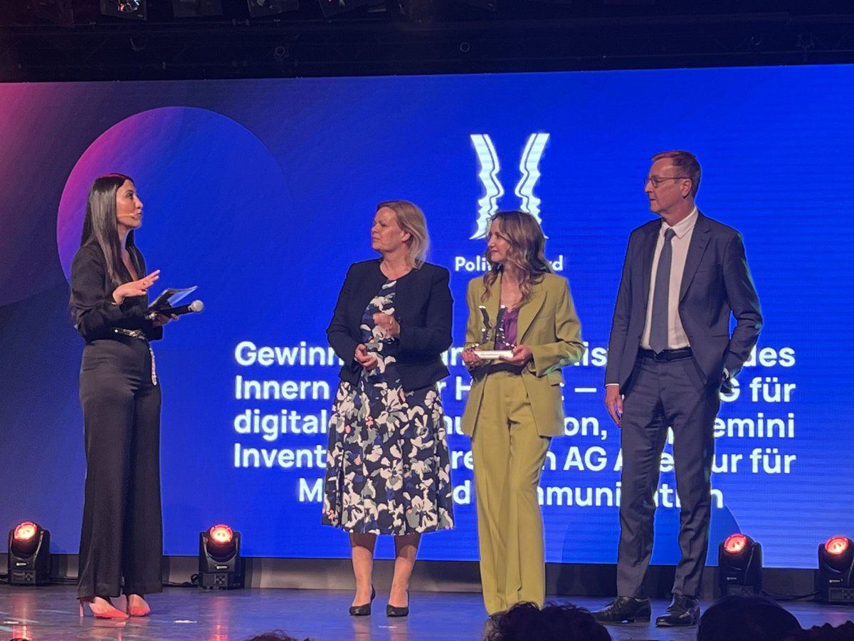 Juliane Seifert (@juliane_seifert) on Twitter photo Das <a href="/BMI_Bund/">Bundesministerium des Innern</a> bekommt den Politikaward für die App Germany4Ukraine 🎉🎉 Damit konnten seit letztem Jahr viele tausende Geflüchtete aus der Ukraine mit konkreten Hilfsangeboten zu Ankommen, Unterkunft, Arbeit und viel mehr unterstützt werden. <a href="/NancyFaeser/">Nancy Faeser</a> Das <a href="/BMI_Bund/">Bundesministerium des Innern</a> bekommt den Politikaward für die App Germany4Ukraine 🎉🎉 Damit konnten seit letztem Jahr viele tausende Geflüchtete aus der Ukraine mit konkreten Hilfsangeboten zu Ankommen, Unterkunft, Arbeit und viel mehr unterstützt werden. <a href="/NancyFaeser/">Nancy Faeser</a>