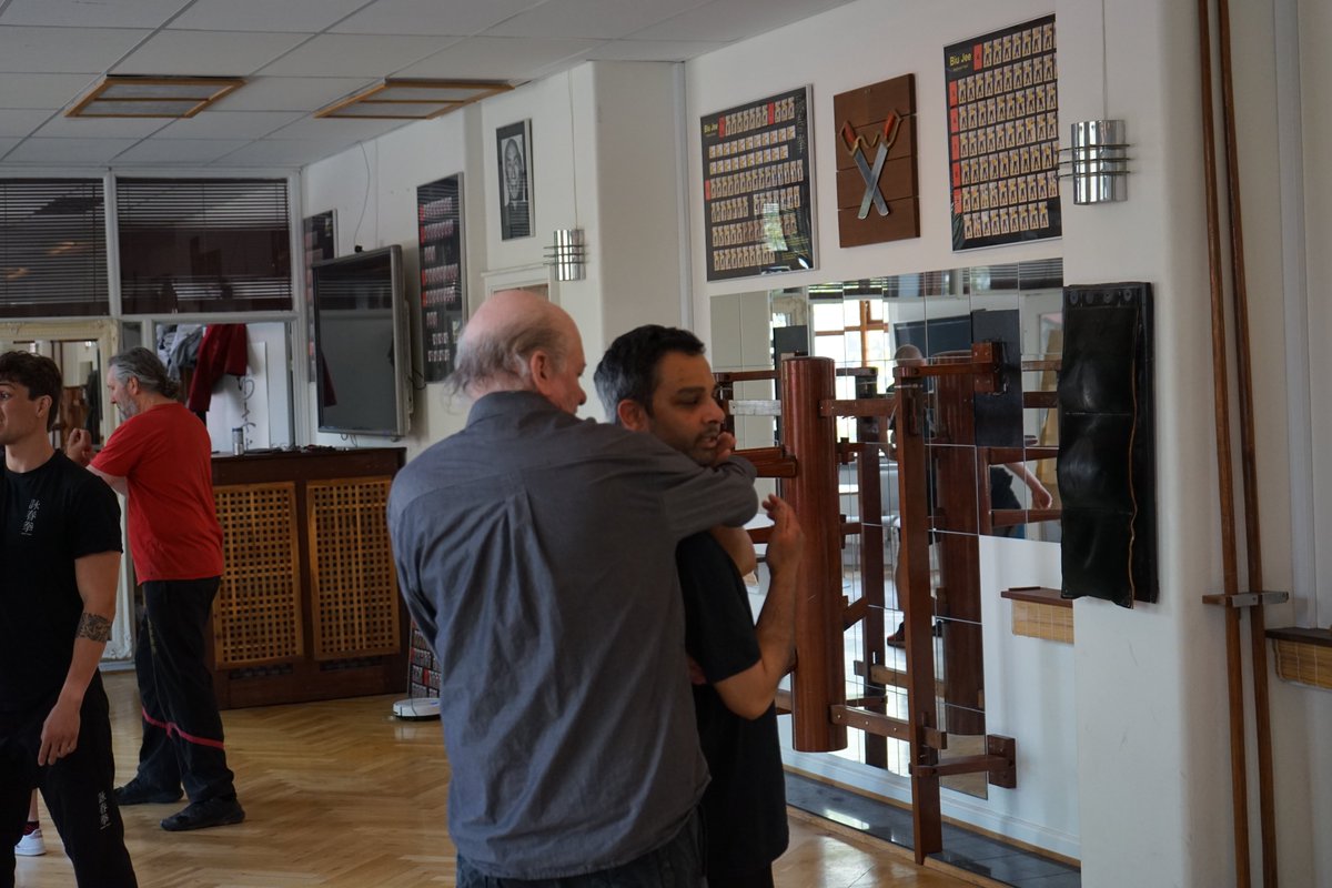 DKwingtsun's tweet photo. God Work Shop som optakt til kommende grading seminar d. 10/6. OGSÅ for alle der ikke skal gradueres, men blot vil være bedre til WingTsun. På Work Shop´en blev bl.a. relevante former trænet samt 1. – 2. Chi-Sau sektion. Tirsdag aften arbejdes der videre med Chi-Sau sektionerne. https://t.co/UPV1qNHXeT