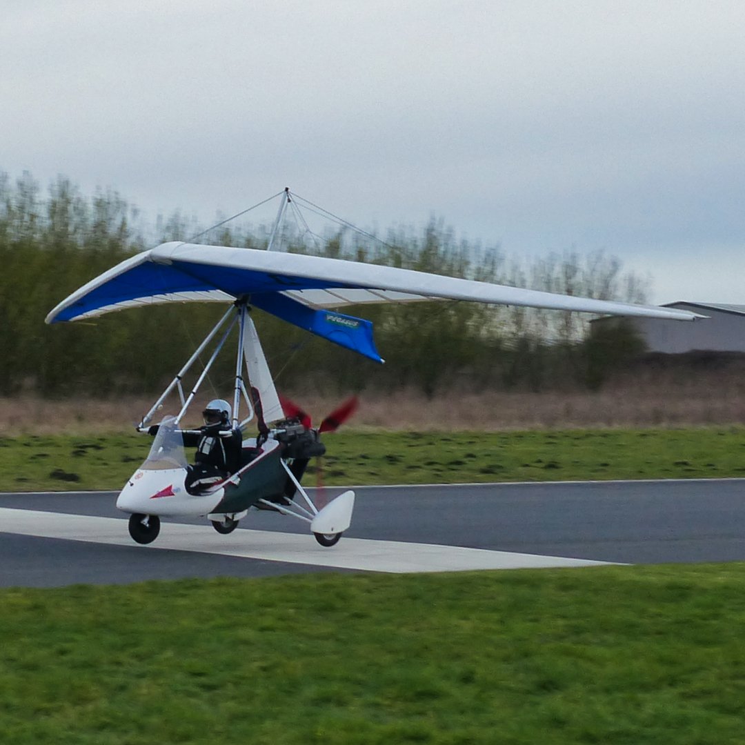 Michaelflying28's tweet photo. Solar Wings Pegasus Quantum 15 G-MYRS arriving at Sandtoft Airfield 11.3.23.
#pegasusquantum #lightsportaircraft #ultralightflying #microlight #microlightpilot #microlightflying #microlightflight #microlightaircraft #trikeflying https://t.co/9ZGvD9dVb0