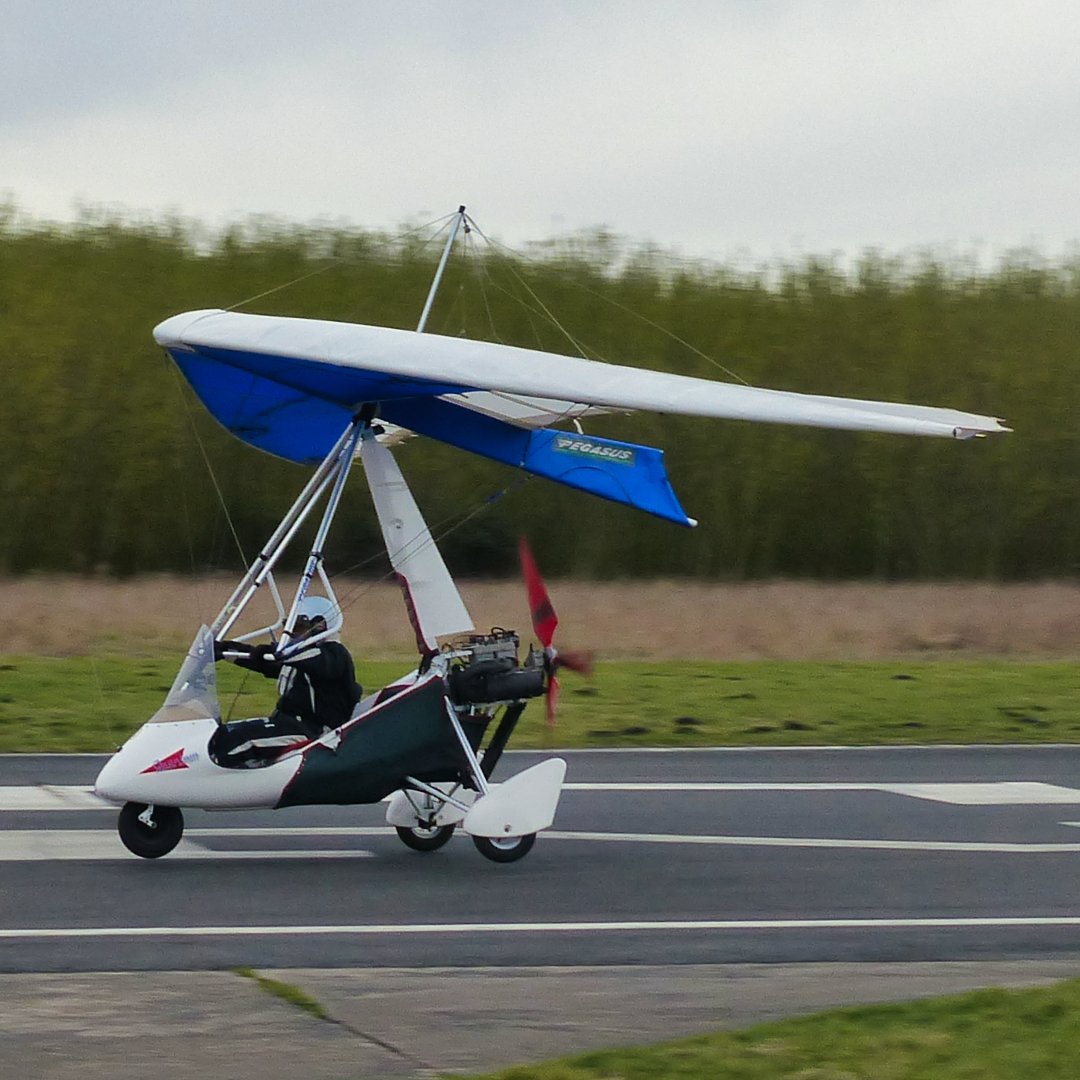 Michaelflying28's tweet photo. Solar Wings Pegasus Quantum 15 G-MYRS arriving at Sandtoft Airfield 11.3.23.
#pegasusquantum #lightsportaircraft #ultralightflying #microlight #microlightpilot #microlightflying #microlightflight #microlightaircraft #trikeflying https://t.co/9ZGvD9dVb0