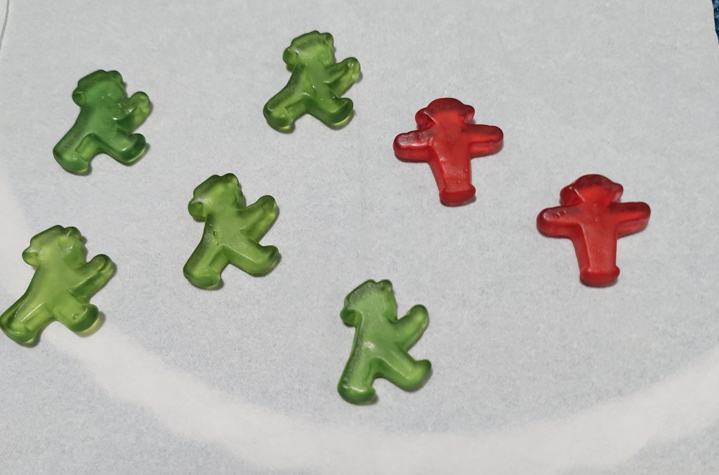 Soleil_cz's tweet image. Kdo si hraje ... a tak dále 🤩 Vzpomínky na #Berlin bejby #stopgo #bonbonky