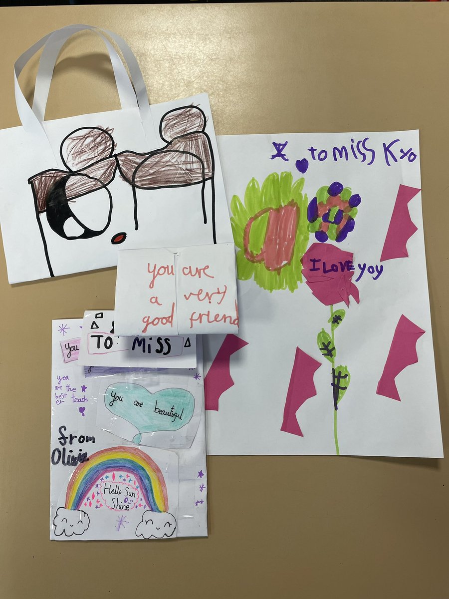 MsKeliris's tweet photo. Nothing else matters when the little people you teach make you gifts #MakeADifference #teacher #presents #education #ks1 #year2 #kindness #appreciated https://t.co/TtVChX9iin