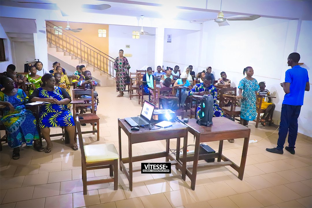 TresorLink's tweet photo. Le 20 Mai 2023, nous étions au CAEB Porto-Novo dans le cadre de notre Projet « Former les Femmes pour le Succès. »
Détails : https://t.co/Bk9YeUhTkQ 

#TresorLink
#VitessePlus
#TresorAdo
#LABISPorto
#CAEB 
#FormerFemmesSucces
#Education 
#Benin https://t.co/8rjreYQTBf