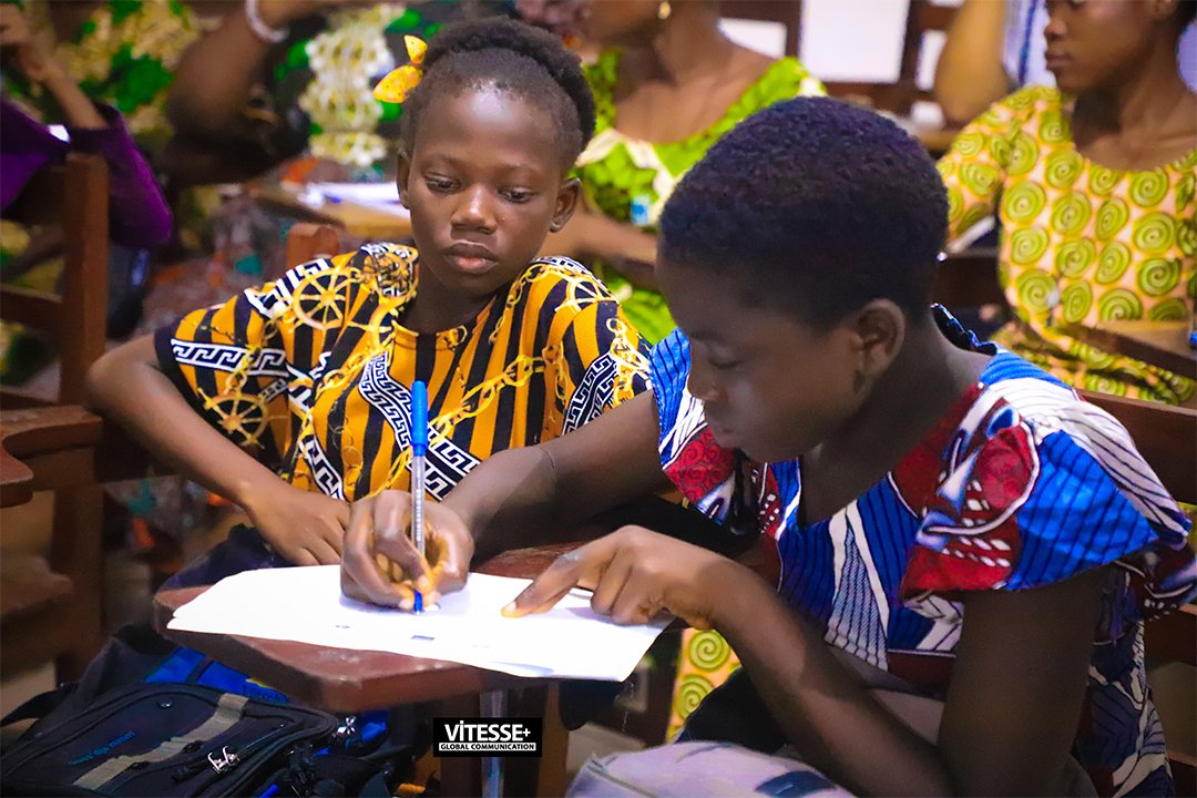 TresorLink's tweet photo. Le 20 Mai 2023, nous étions au CAEB Porto-Novo dans le cadre de notre Projet « Former les Femmes pour le Succès. »
Détails : https://t.co/Bk9YeUhTkQ 

#TresorLink
#VitessePlus
#TresorAdo
#LABISPorto
#CAEB 
#FormerFemmesSucces
#Education 
#Benin https://t.co/8rjreYQTBf