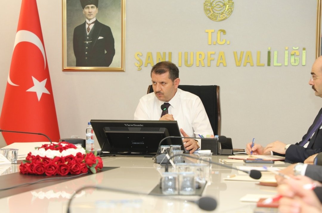 SamtiKur's tweet photo. Valimiz Sn @valisalihayhan ba��kanlığında, @sanliurfammem63 müd. Sn Fevzi Kurt ve ilgili kurum tem. kat. ile gerçekleştirilen mevsimlik tarım işçiliği ile ilgili değ. toplantısında  yaptığımız çalışmaları anlattık. @tcmeb @songulkocer06
@nurcanonder @iloankara @mahir_coskun27 https://t.co/jvbkJeM7ki