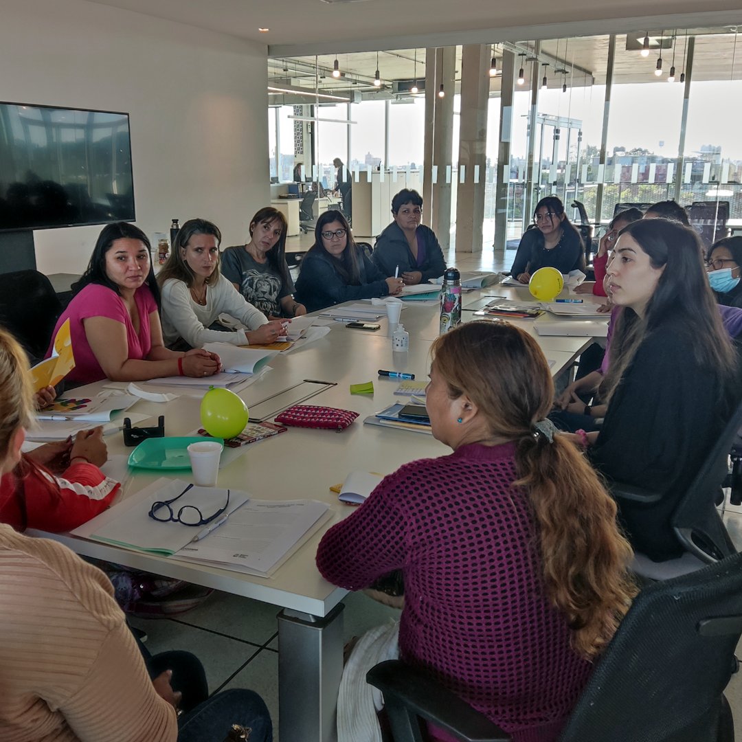 copidisba's tweet photo. 👨👩👧👦| Encuentro Programa de Acompañamiento a Familias (PAFAMI)
El 18/05 llevamos a cabo el encuentro mensual del #PAFAMI, un espacio creado por #COPIDIS para asesorar y acompañar a familias de niños y niñas con discapacidad
ℹ️: copidisfamilias@buenosaires.gob.ar https://t.co/ctYYbqGO90