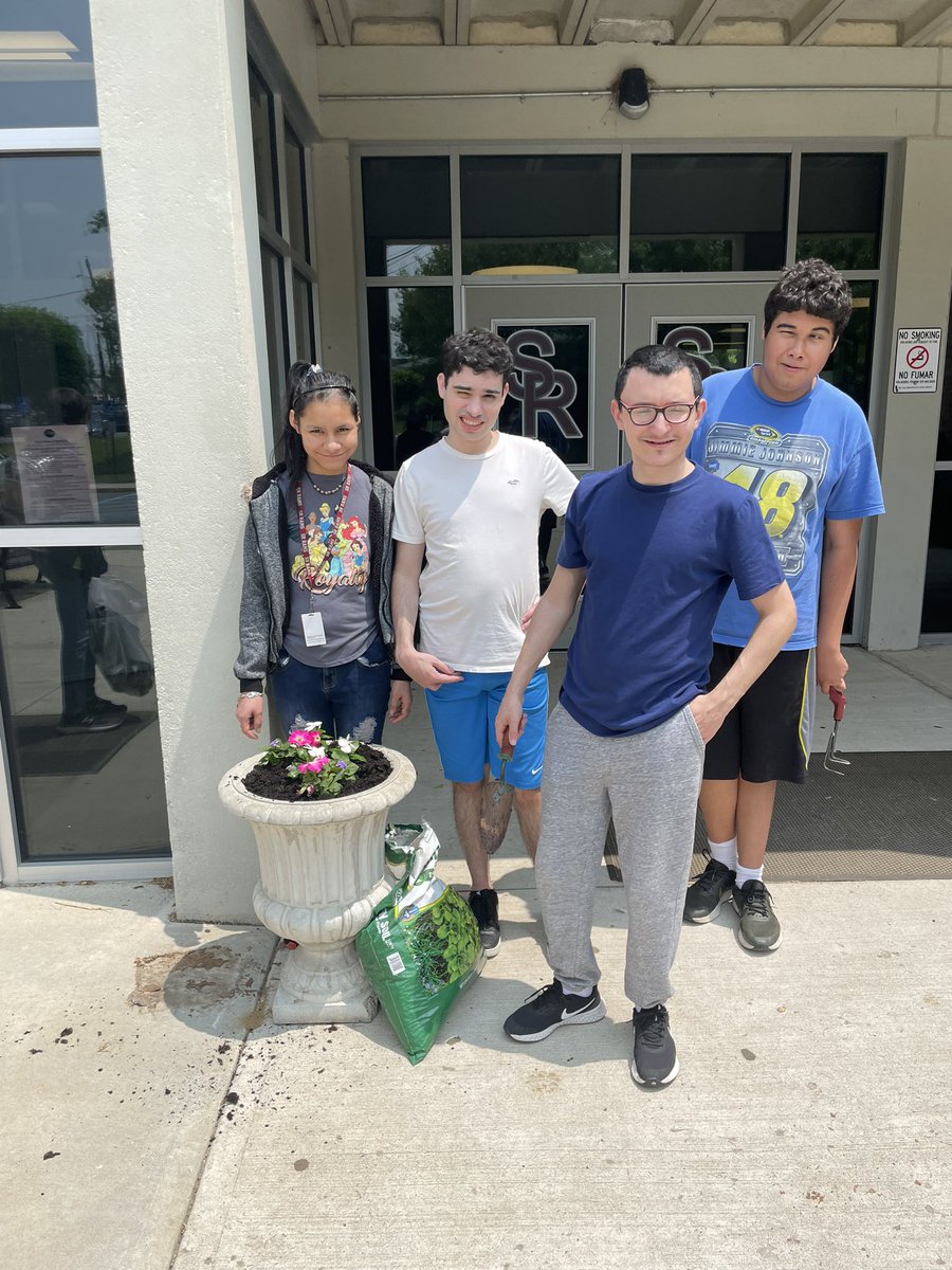 SRHS_Unified's tweet photo. Unified sprucing up the campus today by planting some flowers. Thanks to Interact Club for providing us with plants! #unified #sonj #gorams #srhs https://t.co/tf2dOPI9zm