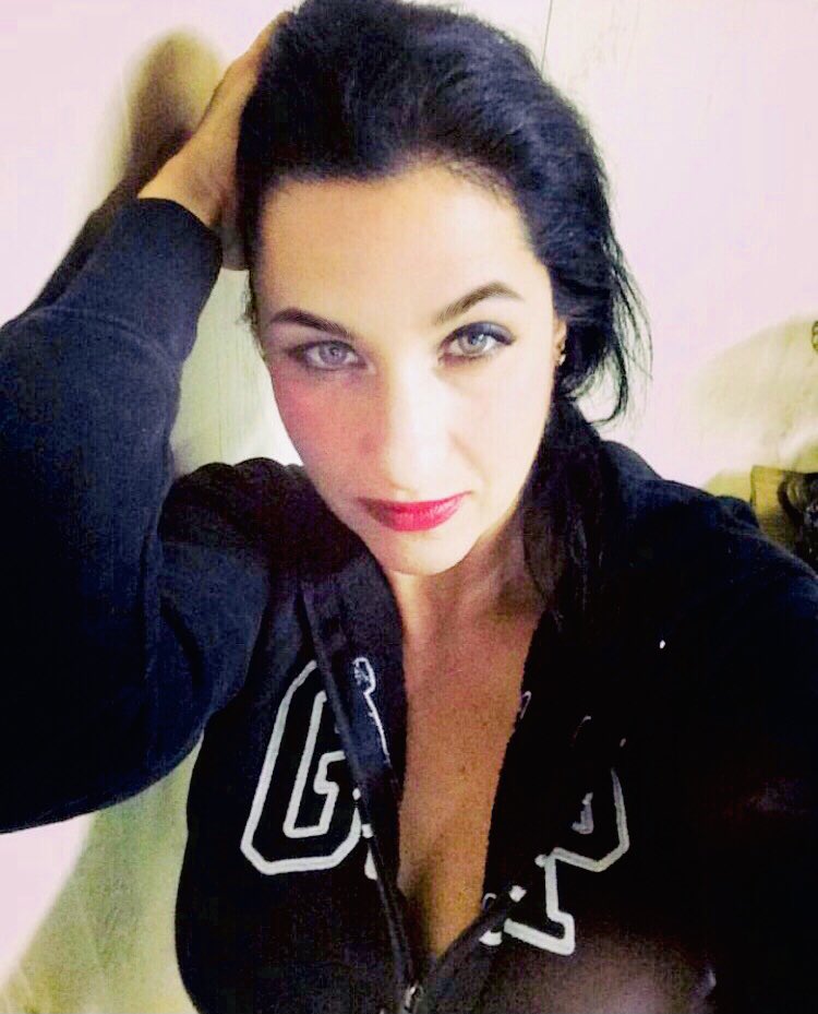 AlexandraHolzer's tweet photo. There are days when you are a warrior. There are days when you are a mess. Everyday, every moment you are present fighting, standing and trying — you are winning. Keep your belief system in-tact always open to the gaps of #change and #truth.
#holzerisms #holzer #alexandraholzer https://t.co/j0MUP4OK0X