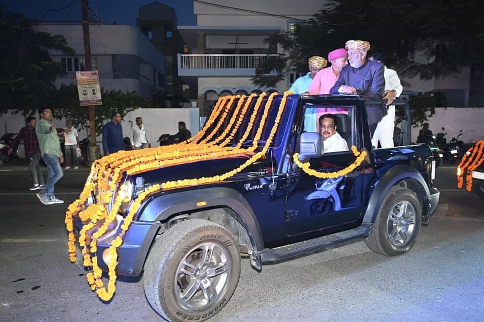 હિંદવા સૂરજ મહારાણા પ્રતાપજીની જયંતી નિમિત્તે જામનગર શહેર અને જિલ્લા તેમજ દેવભૂમિ દ્વારકા જિલ્લાની તમામ રાજપૂત સંસ્થાઓ દ્વારા યોજાયેલા રક્તદાન કેમ્પમાં ઉપસ્થિત રહેવાનું સૌભાગ્ય સાંપડ્યું. ભવ્ય રેલીમાં મોટી સંખ્યામાં જોડાયેલા સર્વને શુભેચ્છાઓ પાઠવ્યા. “રક્તદાન” જેવું મહાદાન કરનાર