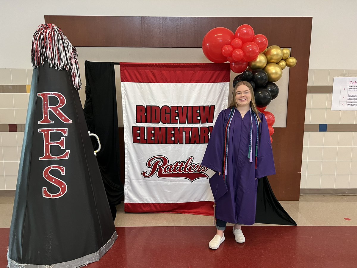 daniellegrad09's tweet photo. Thanks @RidgeviewKISD for making our seniors feel special today at the Senior Walk!
#CelebrateKISD
#KISDGrad23 https://t.co/5cVXIZ249H