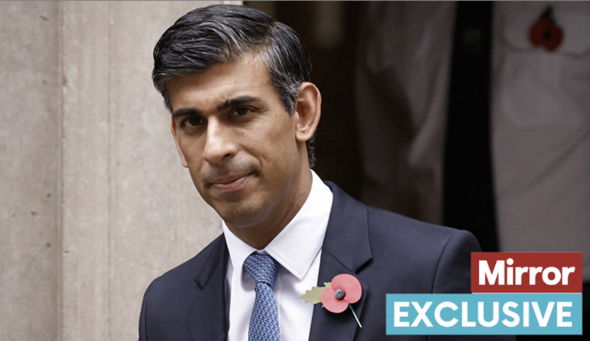 I watched @rishisunak lay flowers to the memory of those who served and suffered after Britain's nuclear weapons tests.

He promised to back their calls for a public inquiry.

Now, he's turned his back on everyone with #nukedblood.

mirror.co.uk/news/politics/…