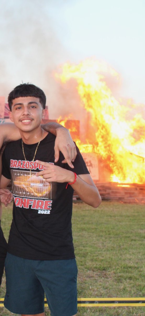 BrazosportISD's tweet photo. Meet Ramon Lerma, a bright and determined senior @alwaysexporters! Ranked #3 in his class, Ramon's academic achievements and dedication to his family's future are inspiring. Read more👏 https://t.co/YMCUtQxCEg #BISDpride #FromHereAnythingisPossible #BISDSeniorSpotlight https://t.co/Zb6ZdTXbYh