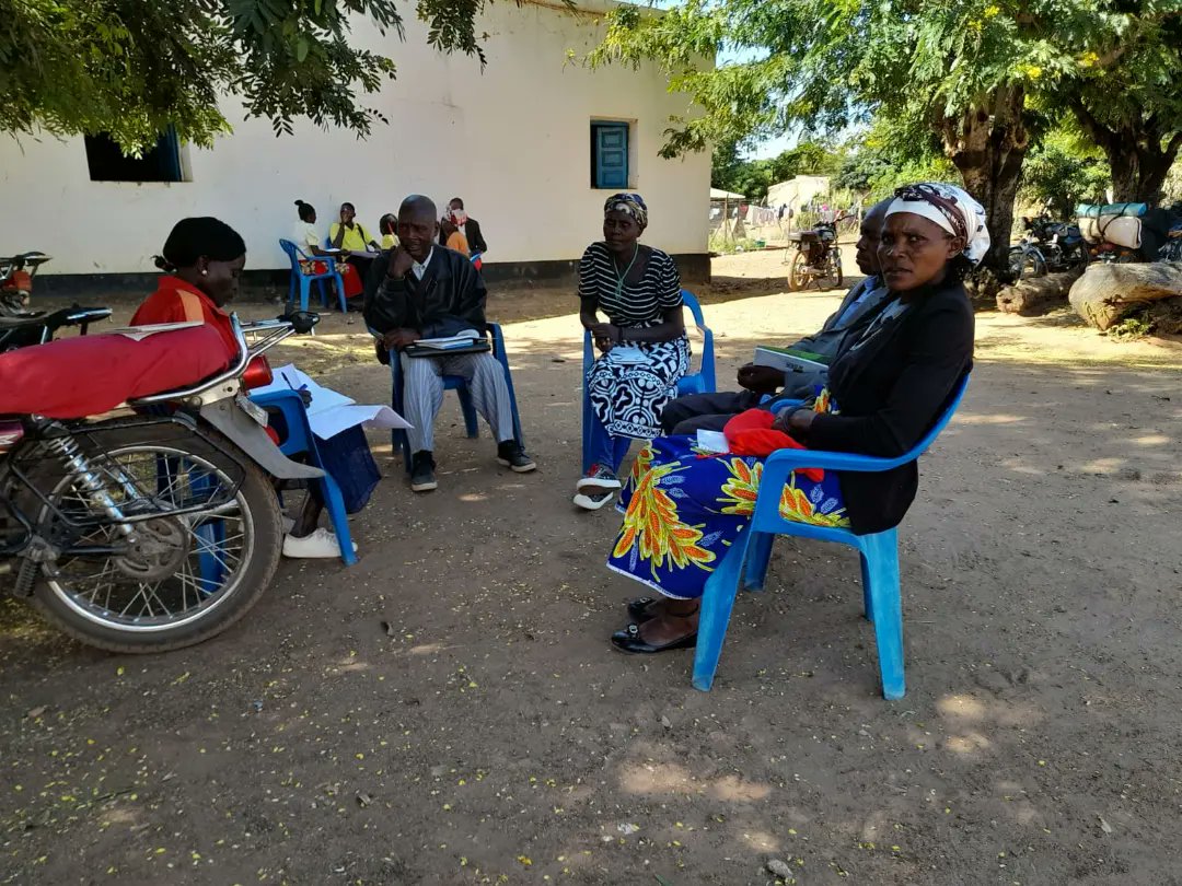 MosaikoAngola's tweet image. ⚧️♀️ AGORA É A VEZ DELAS ⚧️♀️

Uma equipa do Mosaiko está na Comuna do Capelongo, Província da Huíla, onde está a realizar uma formação sobre: "Direito à Participação das Mulheres e Cidadania ". O encontro decorre nos dias 22 a 24 de Maio...
 #Mosaiko
#Misereor