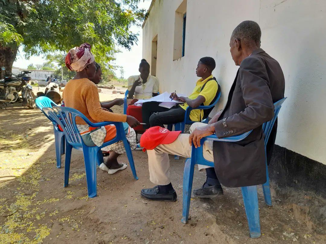 MosaikoAngola's tweet image. ⚧️♀️ AGORA É A VEZ DELAS ⚧️♀️

Uma equipa do Mosaiko está na Comuna do Capelongo, Província da Huíla, onde está a realizar uma formação sobre: "Direito à Participação das Mulheres e Cidadania ". O encontro decorre nos dias 22 a 24 de Maio...
 #Mosaiko
#Misereor