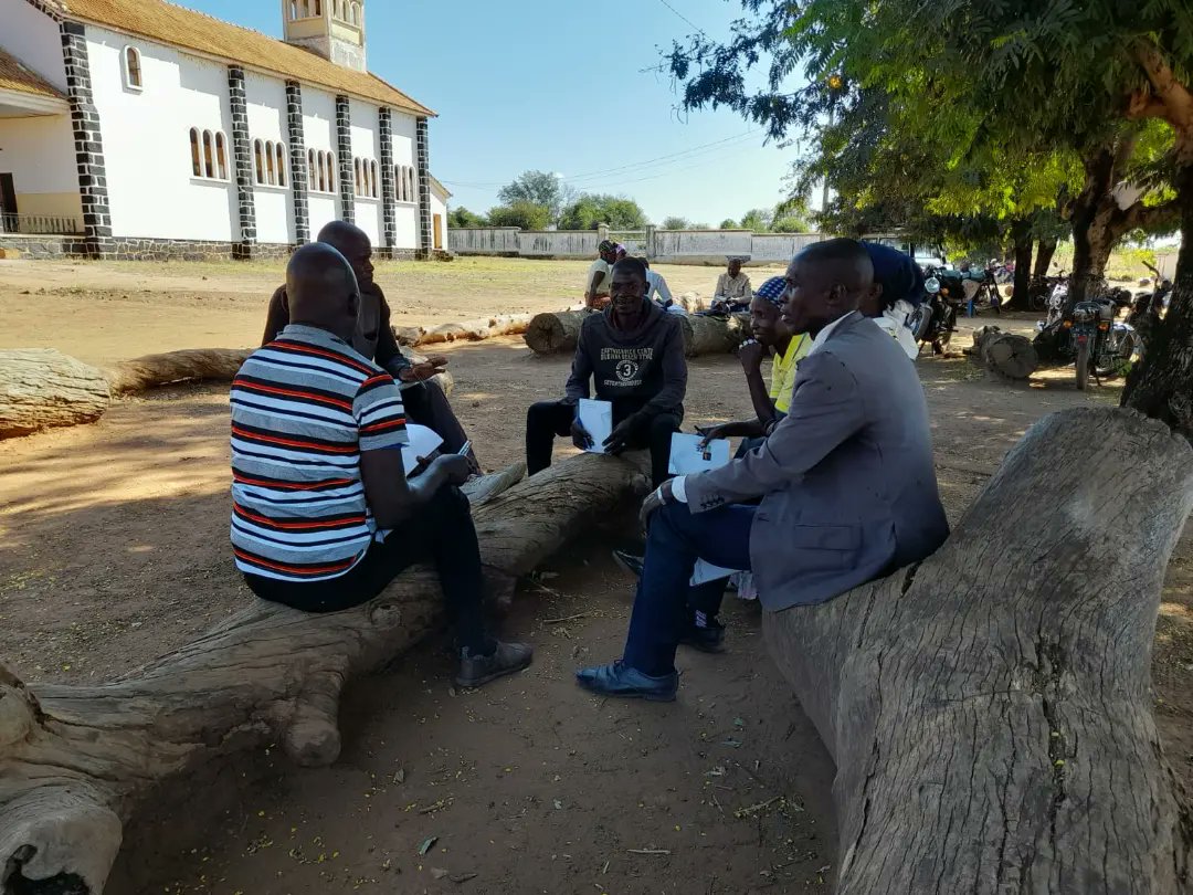 MosaikoAngola's tweet image. ⚧️♀️ AGORA É A VEZ DELAS ⚧️♀️

Uma equipa do Mosaiko está na Comuna do Capelongo, Província da Huíla, onde está a realizar uma formação sobre: "Direito à Participação das Mulheres e Cidadania ". O encontro decorre nos dias 22 a 24 de Maio...
 #Mosaiko
#Misereor