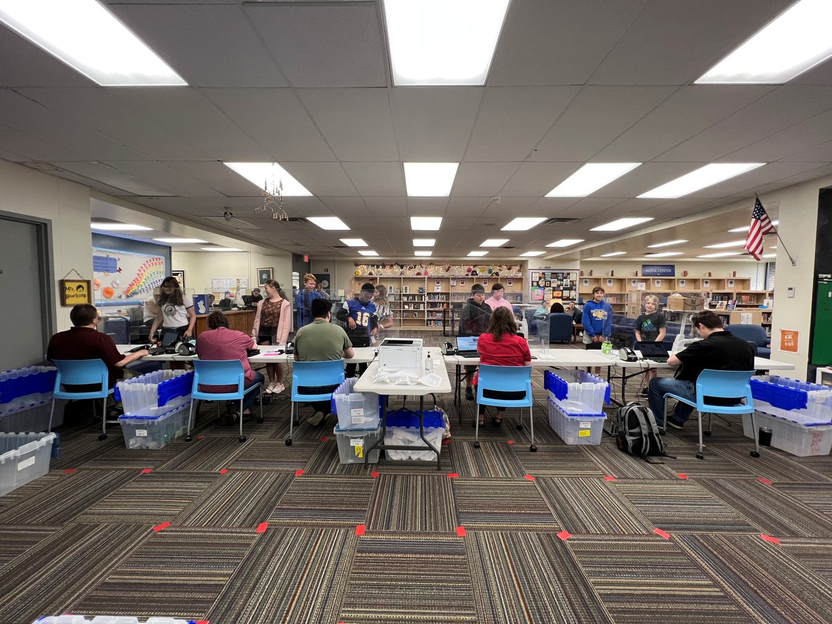 Laptop collection has begun <a href="/JMS_Eagles/">JeffersonMS</a> ! 💻