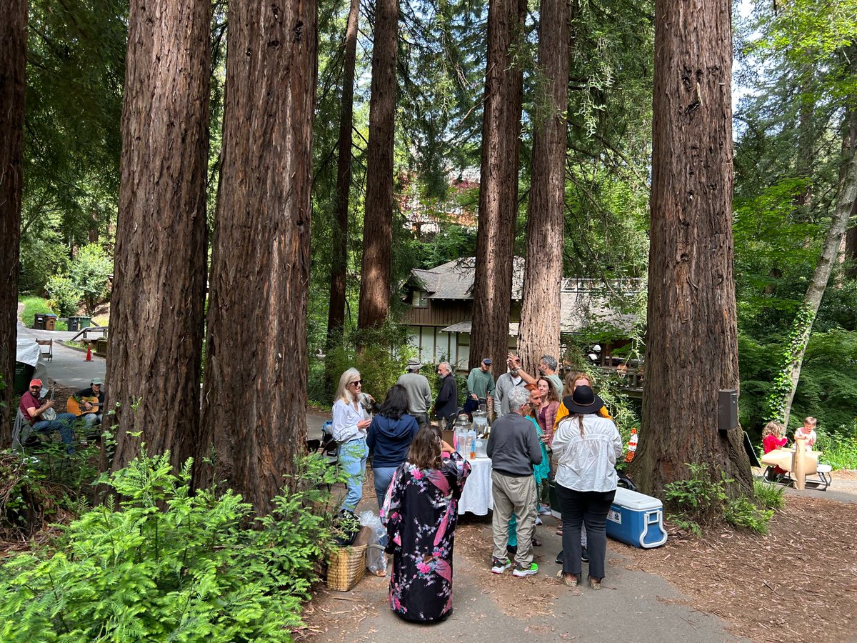 grenager's tweet image. Yesterday I went to a block party. Yeah, remember those? It was the most inspiring event I've been to all year. Neighbors aged 2-94 (not kidding) sat on the street under the tall trees eating and drinking and... wait for it... connecting. I saw our little neighborhood healing in…