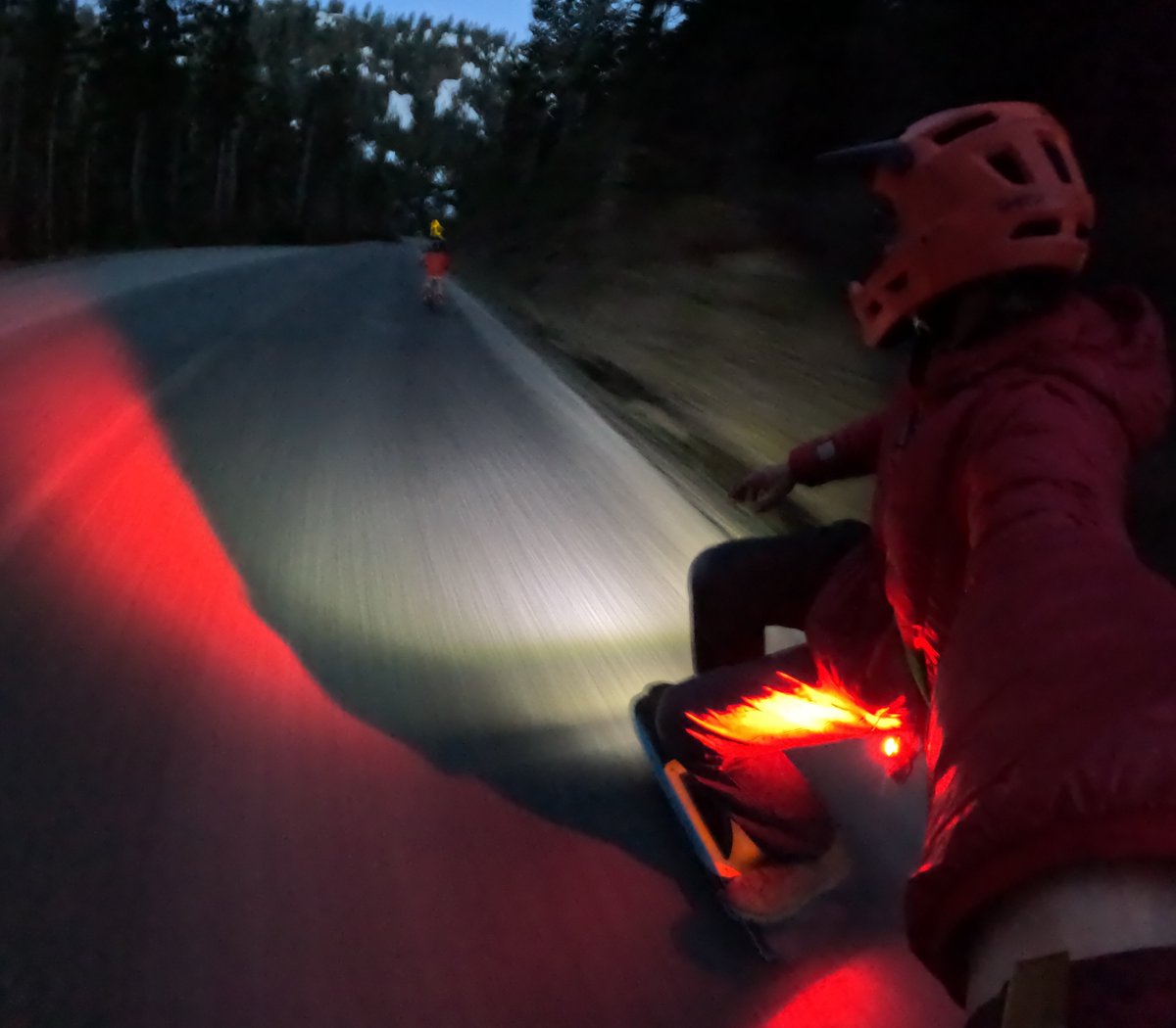 auston911's tweet photo. Evening 3000 foot/10 mile Descent on Mt Baker @RideOnewheel https://t.co/T7FTKXXhCT