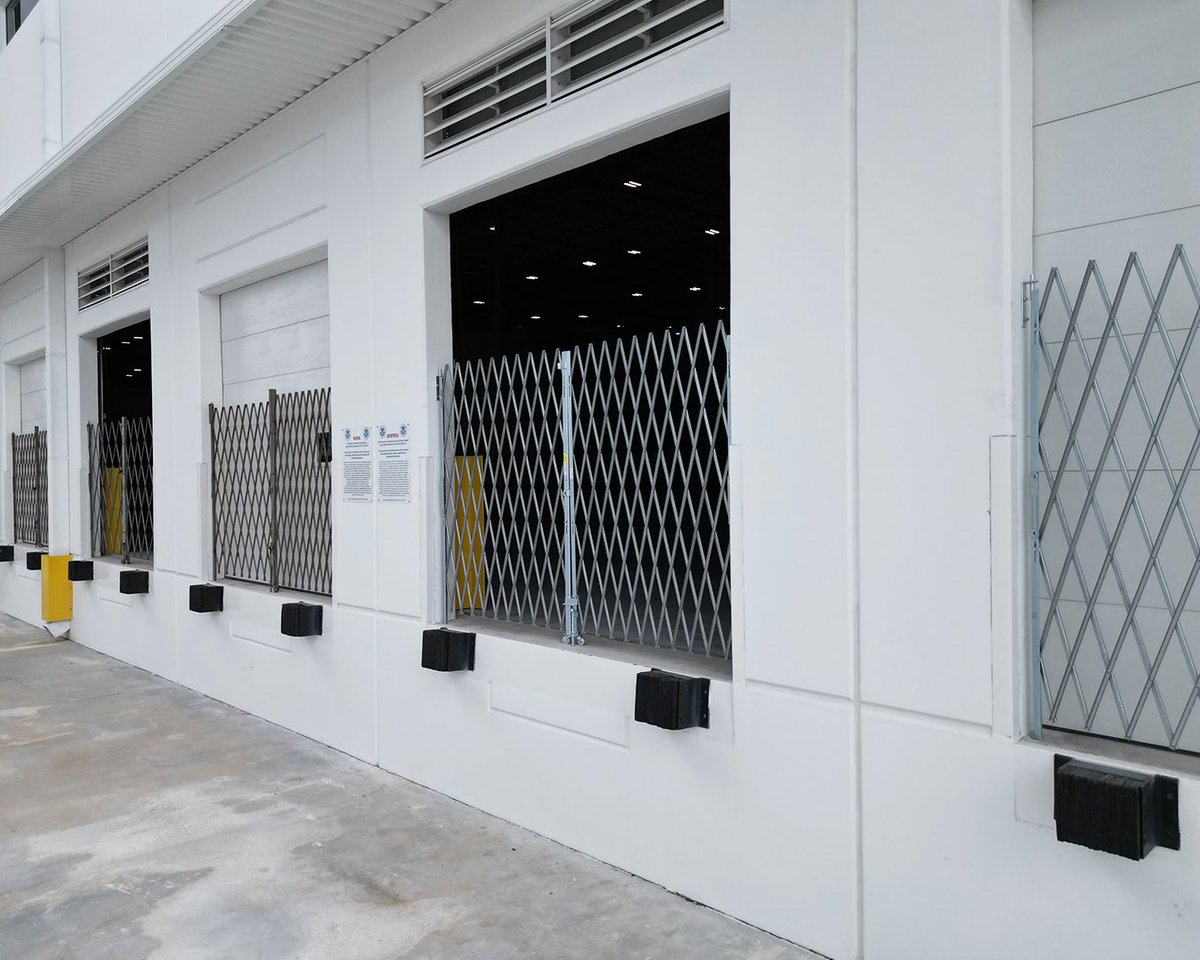 atlantic_rack's tweet photo. Control access to receiving doors, docks, store fronts and separate areas within your building without affecting ventilation or visibility! 

The original Best-Selling Heavy Duty security folding gates! 🚧🚧🚧

#warehouse #safety #materialhandling #warehousegate #warehousesafety https://t.co/SMlMJYmHCG