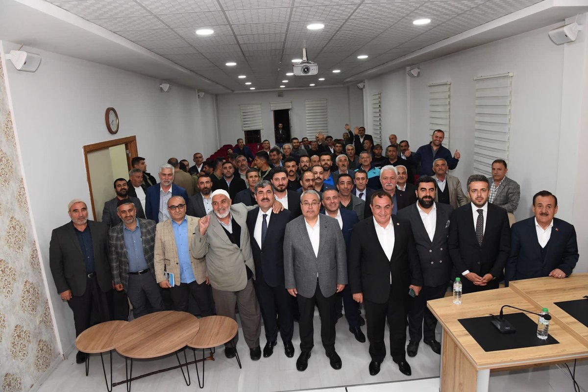 Muş Valimiz Doç. Dr. Sayın İlker Gündüzöz’ün de katılımıyla Muş’umuzun Muratpaşa mahalle sakinleriyle bir araya geldik. Yoğun katılım gösteren tüm kardeşlerimize teşekkür ederiz.