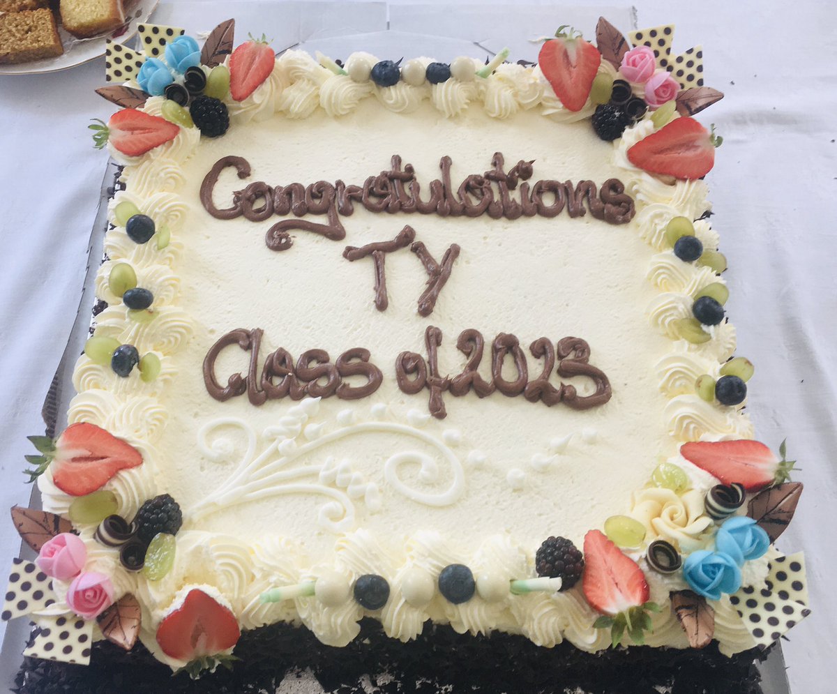 StAls_TY's tweet photo. Congratulations to our wonderful TY students who ended their year with us with lots of joy and laughter for their graduation. Thank you all for your positivity and engagement throughout the year. Have a lovely summer and see you all again in a couple of months! https://t.co/YhiZ8LaixL