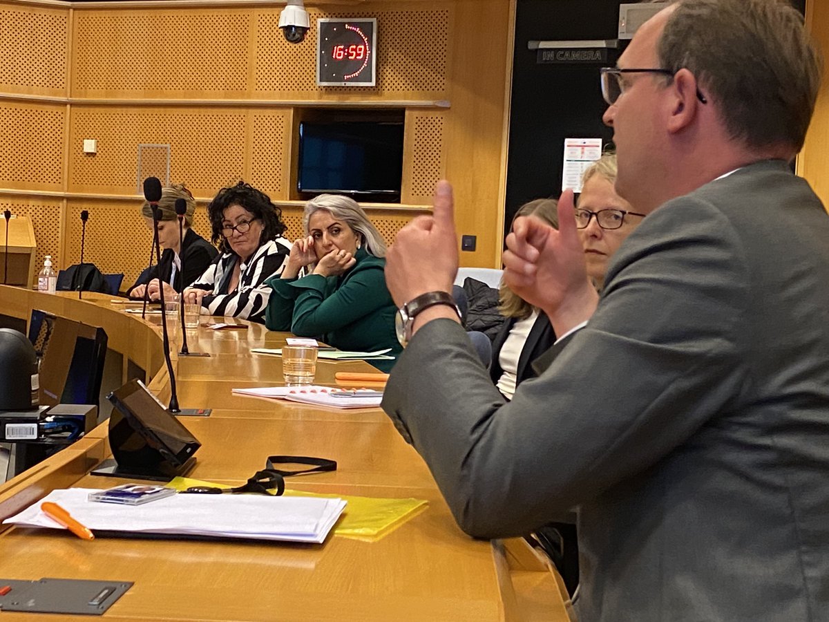 SGP Nieuws: RT <a href="/hjaruissen/">Bert-Jan Ruissen (SGP EP)</a>: Goed gesprek met Tweede-Kamerleden commissie #landbouw, bij hun bezoek aan het Europarlement maandag. 
Gewaarschuwd voor de ingrijpende gevolgen voor Nederland van het EU-wetsvoorstel ‘Natuurherstel’, samen met collega <a href="/jhuite/">Jiehui</a>…