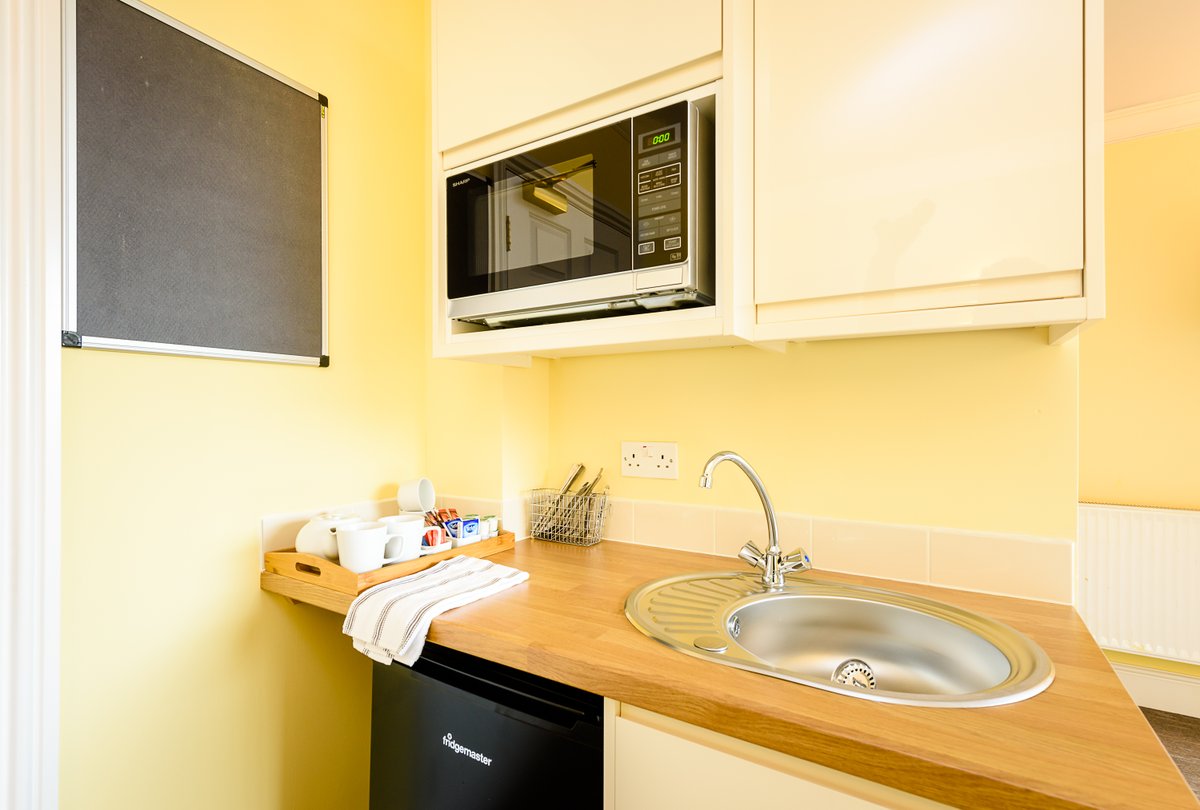 norwichaccommo1's tweet photo. At @norwichaccommo1, we're committed to making your stay as pleasant as possible. From our spacious apartments to our excellent customer service, we go above and beyond to ensure your satisfaction.

Book now at https://t.co/exDaXTKjQ7

#ShortTermRental #ExcellentCustomerService https://t.co/UsFPiE0kSU
