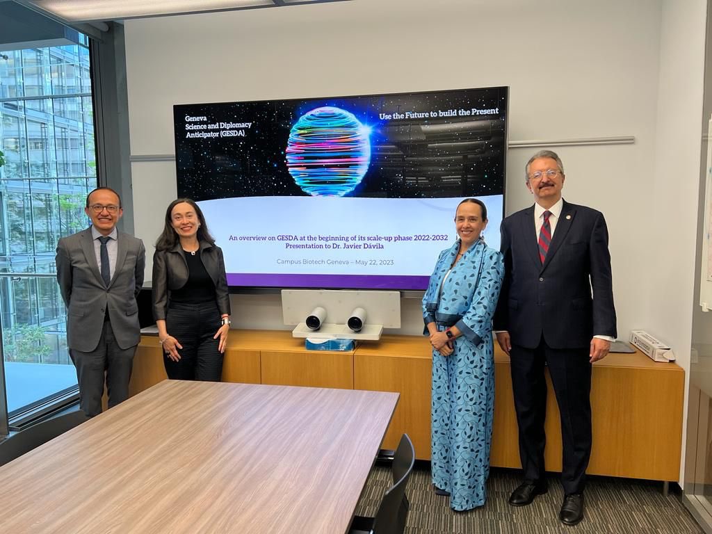 Qué gusto recibir al Dr. Javier Dávila, Director General de Política de Cooperación de la Cancillería Mexicana, a la Emb. F. Méndez y al Emb. F. Espinosa para conversar sobre #ciencia y #diplomacia para un #multilateralismo efectivo @misionmexoi @deexteriores <a href="/MaricelaM_CR/">MaricelaM</a>