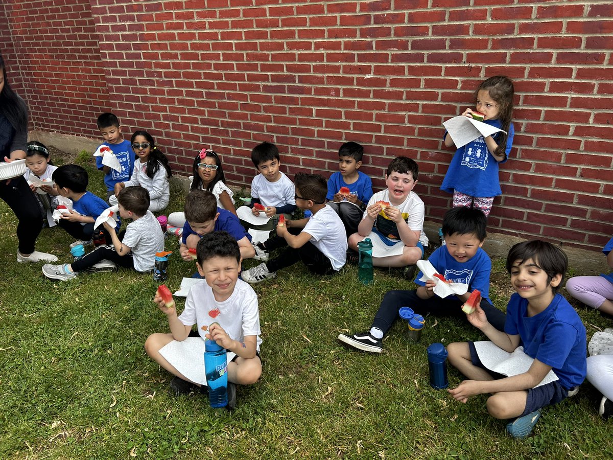 Happy Field Day!! Thank you <a href="/SearingtownPE/">Searingtown Elementary Physical Education</a> for setting this all up! We learned the importance of good sportsmanship and collaboration. Then we celebrated with some delicious watermelon for W day! <a href="/SearingtownK5/">Searingtown School</a> <a href="/HerricksSchools/">Herricks Schools</a>