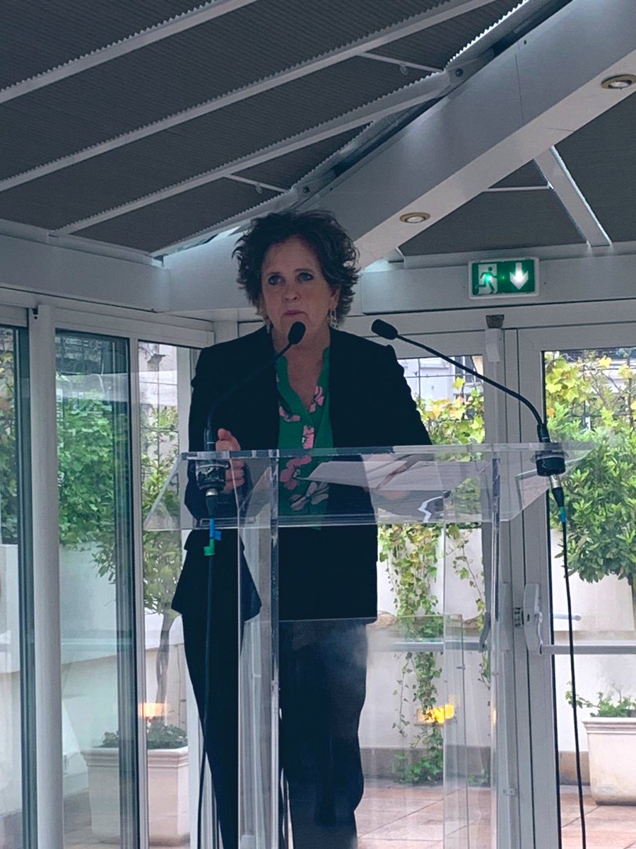MennaRawlings's tweet photo. Delighted to attend the #Coronation cocktail organised by the British Community Committee, which brings together over 100 British charities and associations across France, partnering with @UKinFrance to support vulnerable 🇬🇧 nationals. 

Keep up all the amazing work you do! 🇬🇧🇫🇷 https://t.co/UOv5ZbhoI5