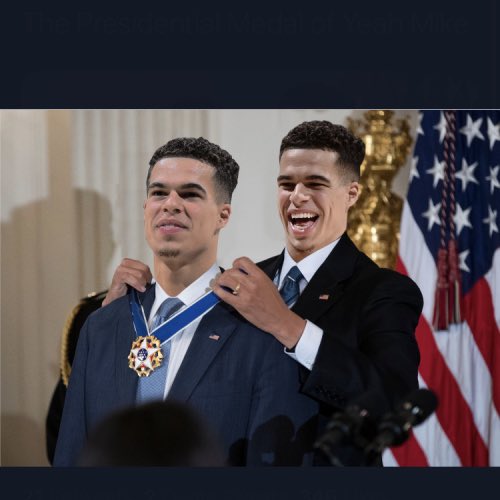 BigChungusCards's tweet photo. When life give you nuggets make more nuggets #jokicbetter #realmvp #nuggets #nfts #yeahmike #lethankyou @SorareNBA 
Sincerely, 
The worlds #1 jokic and Bruce brown fan https://t.co/Dr4yYFyGne