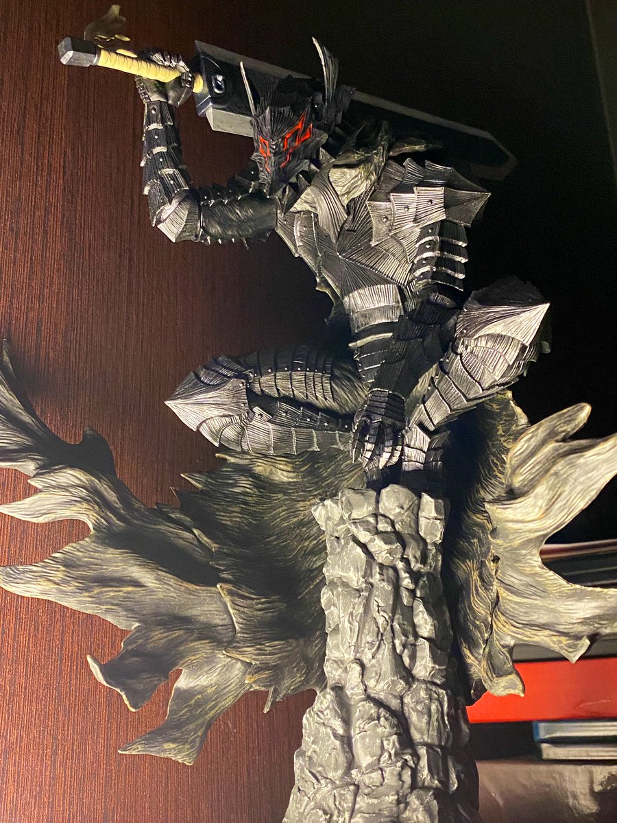 akadospuntocero's tweet photo. @TiendaZ_ ya tengo esto aquí 😉
Gracias tb a @EnfermaD por el aviso. Ordenaré esto un poco para q luzca como merece. Pedazo de bicho 🔥🔥🔥💪🏽🗡️ https://t.co/mUbWIlrdx4