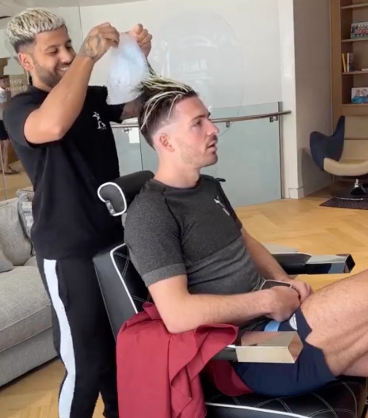 Footbal_Match's tweet photo. Jack Grealish gets title-winning trim as fans worry star will adopt ‘Cristiano Ronaldo noodle hair’

.

.

.

.

.

.

.

.

.

#mateoronaldo #cristianoronaldo #ronaldobrazilianfootballer #juventus #cristiano #ronaldo #cr #football #cristianoronaldo #fifa #juventus #cristian… https://t.co/fSvSkikdIN