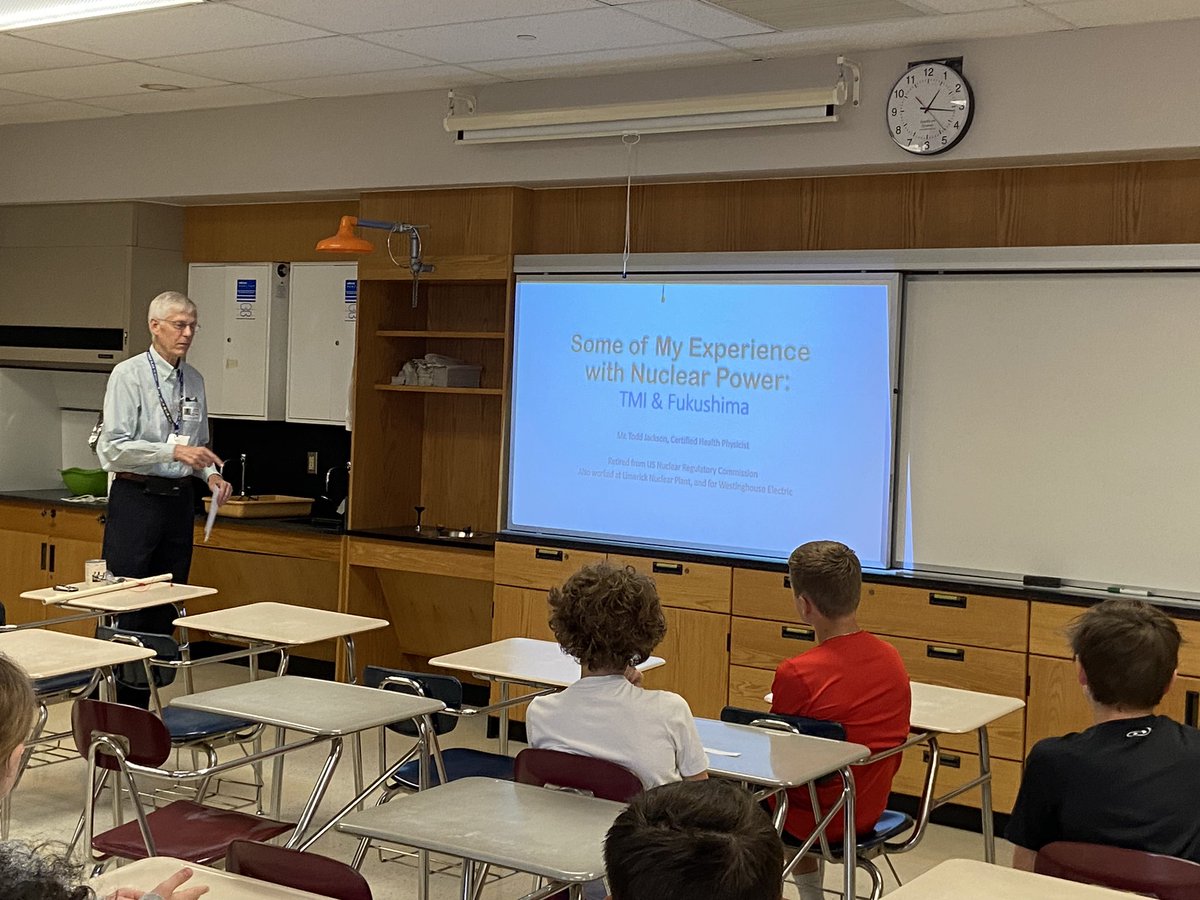Thank you to Mr. Jackson for talking to 6th grade Challenge about your time with the Nuclear Regulatory Commission! #STEMCareers <a href="/Methacton/">Methacton Schools</a> <a href="/MethactonEA/">Methacton Teachers</a> ☢️👨‍🔬