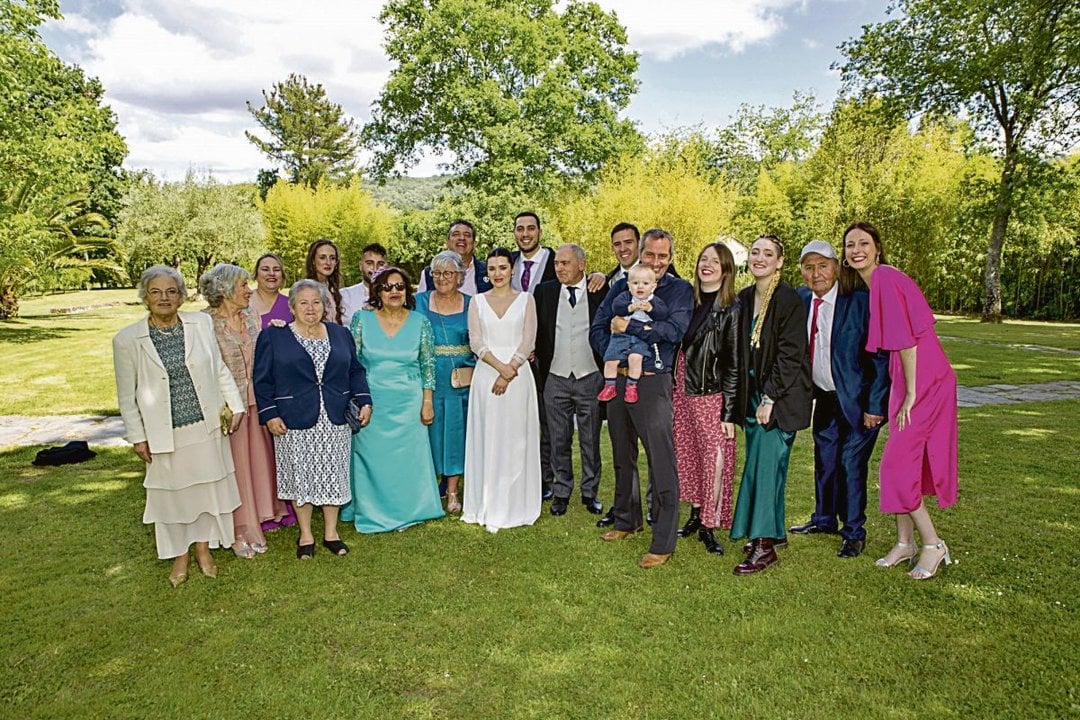 LaRegion's tweet photo. 📷 GALERÍA | Brais y Cata se dan el "sí quiero" en su boda en Ourense

🔗 Haz clic en el siguiente enlace para no perderte las mejores fotos: https://t.co/rb45fHJtFX https://t.co/zIt9grF0DG