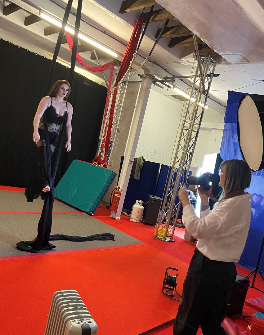 So grateful to have been part of this fun project!

Have a fab weekend, folks!

#aerialhouse #Sallysparrowphotography
#aerialdanceshoot #hairandmakeup
#BehindtheScenes