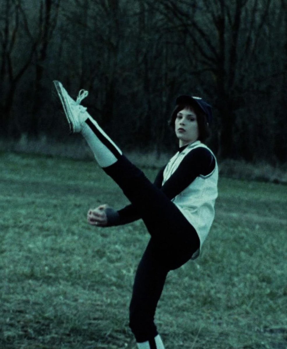 acid666host's tweet photo. alice cullen https://t.co/OgcTfUc87J