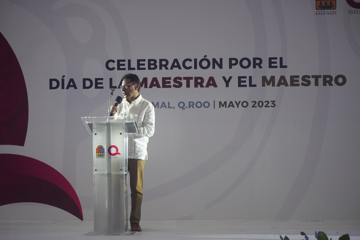 EstudiaEnCancun's tweet photo. En reconocimiento al personal jubilado y administrativo perteneciente a la Sección 25 del SNTE, continuamos celebrando el Día de la Maestra y el Maestro, en agradecimiento a los años de servicio que entregaron a la niñez del municipio de Othón P. Blanco. https://t.co/tXTi4ZkRb3
