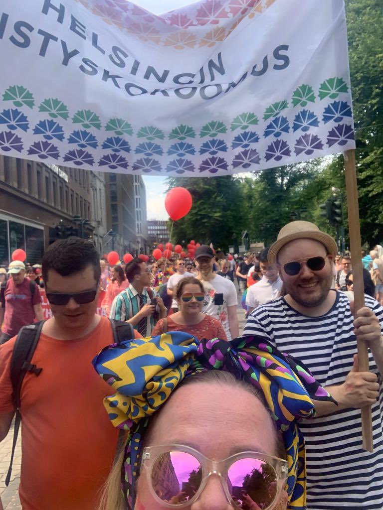 Edistyskokoomus's tweet photo. Olemme Helsingin Edistyskokoomus ry:ssä pettyneitä ja surullisia Helsinki Pride -järjestön päätöksestä sulkea Kokoomus pois yhteistyökumppaneista. ⬇️ https://t.co/NS3QSdxv0R